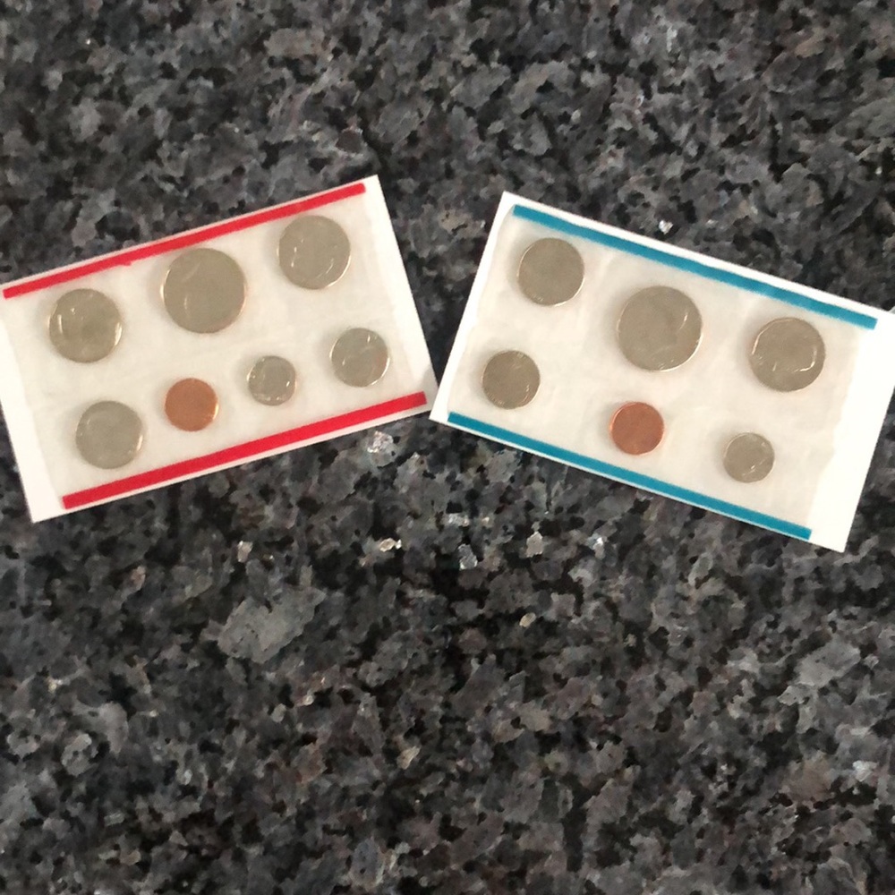 1980 D- & -P U.S. coin sets